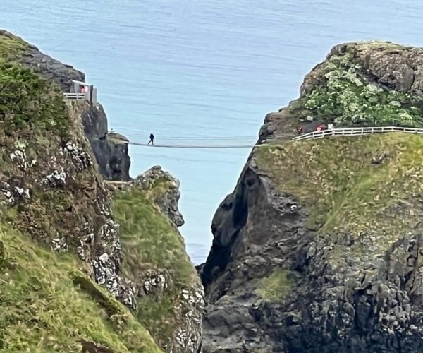 From Belfast: Private Giants Causeway Coastal Tour – Belfast, United Kingdom