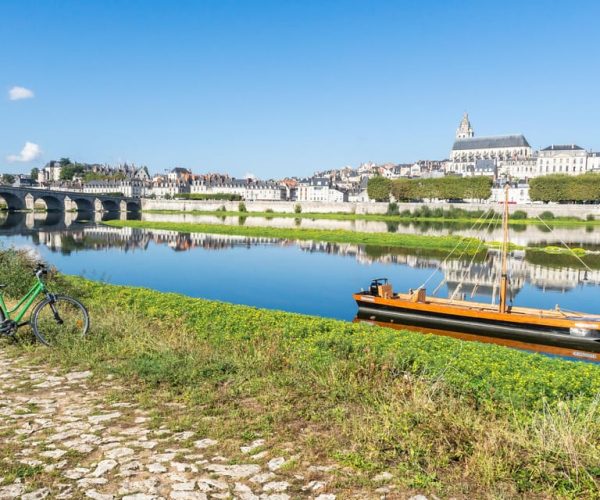 From Blois: Chambord, Wine & Cycling – Centre-Val de Loire, France