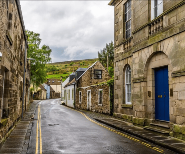 From Edinburgh: Lindores Abbey Distillery & Falkland Palace – Edinburgh, United Kingdom