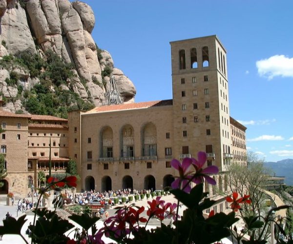 From LLoret de Mar: Full-Day Trip to Montserrat – Catalonia, Spain