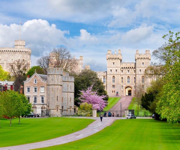 From London: Windsor, Stonehenge & Bath Private Car Tour – London, United Kingdom