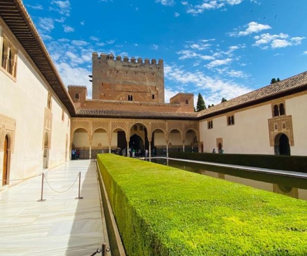 From Malaga: Alhambra Guided Tour with Entry Tickets – Andalusia, Spain