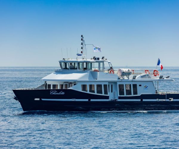 From Mandelieu: Roundtrip Boat Transfer to St. Tropez – Provence-Alpes-Côte d’Azur, France