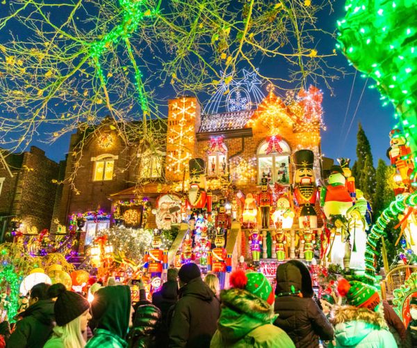 From Manhattan: 4-Hour Dyker Heights Holiday Lights Bus Tour – New York City, New York