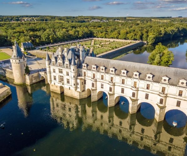 From Paris: Loire Valley Castles Day Trip With Wine Tasting – Paris, France