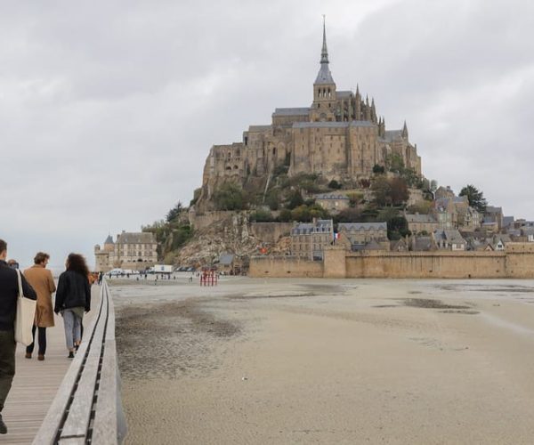 From Paris: Mont Saint-Michel Tour with Hotel Pickup Service – Paris, France