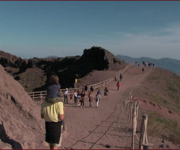 From Pompeii: Mount Vesuvius Roundtrip Bus Transfer – Pompei, Italy