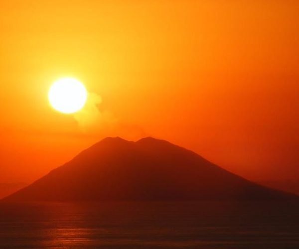 From Tropea: Stromboli Volcano Night Tour – Sicily, Italy