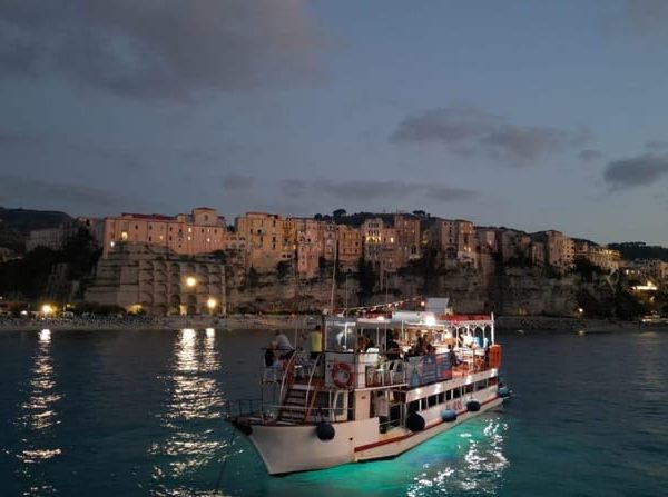 From Tropea: Sunset tour to Capo Vaticano with aperitif – Calabria, Italy