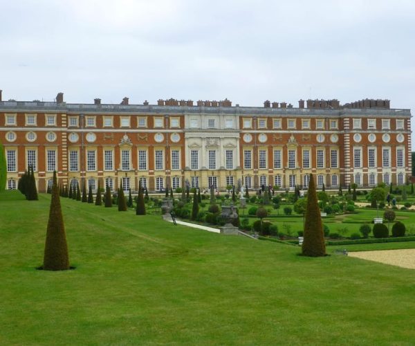 Hampton Court Palace Private tour With Fast Track Entry – London, United Kingdom