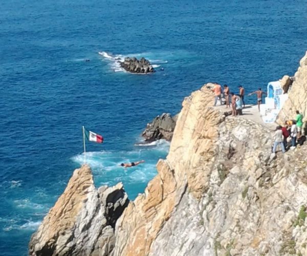 High Cliff Divers by Night with Dinner from Acapulco – Chihuahua (State), Mexico