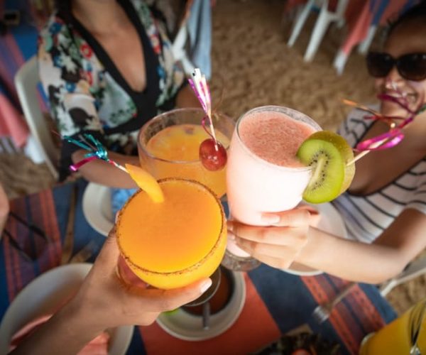 La Crucecita: Private Yacht Cruise in Huatulco with Drinks – Oaxaca, Mexico