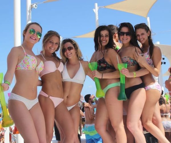 Las Vegas Pool Party Crawl by Party Bus W/ Free Drinks – Las Vegas, Nevada