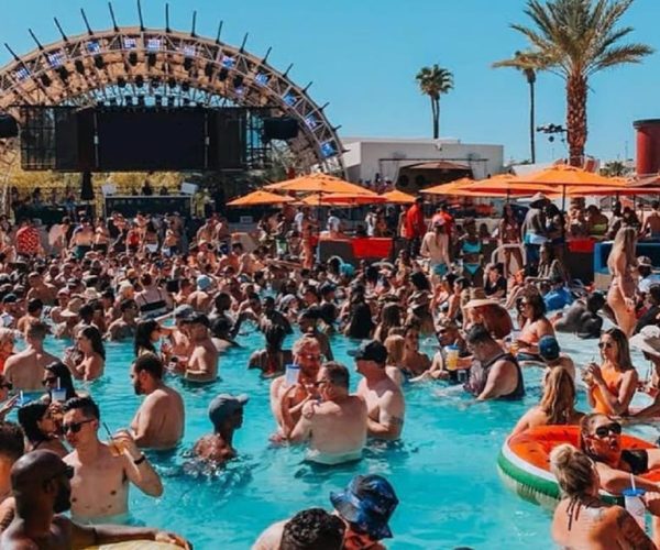 Las Vegas Strip: 3-Stop Pool Party Crawl with Party Bus – Las Vegas, Nevada