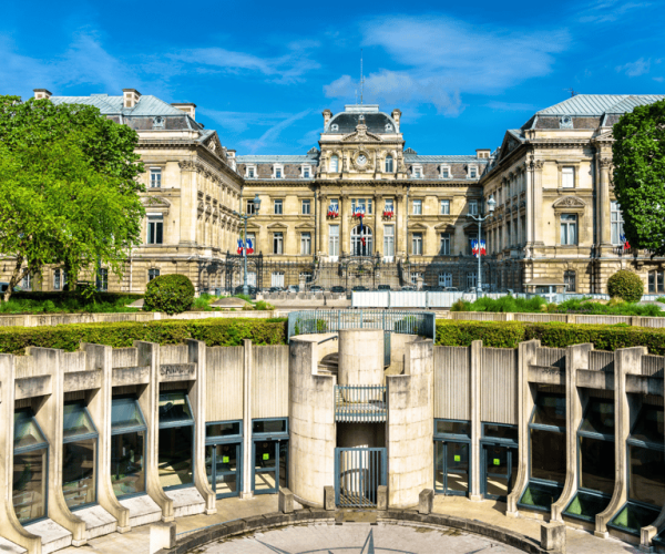 Lille: City Highlights Scavenger Hunt and Walking Tour – Hauts-de-France, France