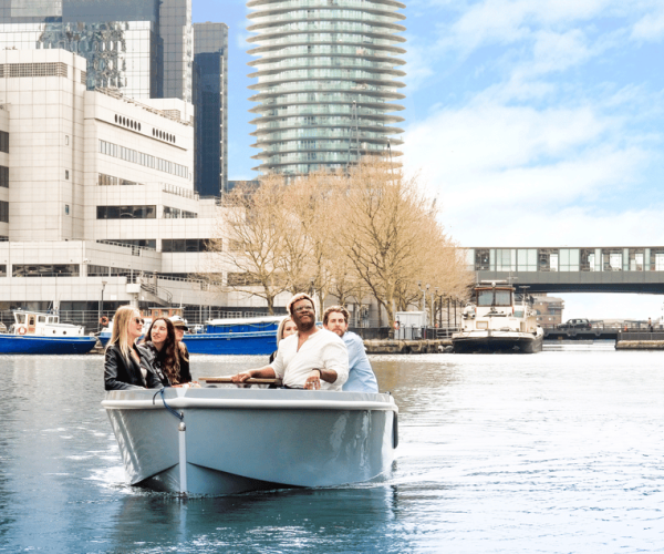 London: GoBoat Rental in Canary Wharf with London Docklands – London, United Kingdom