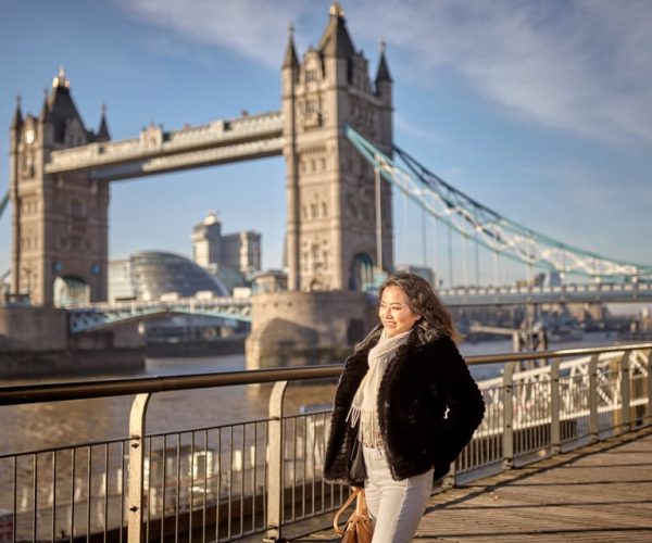 London: Private 30-Minute Photo Shoot at Tower Bridge – London, United Kingdom