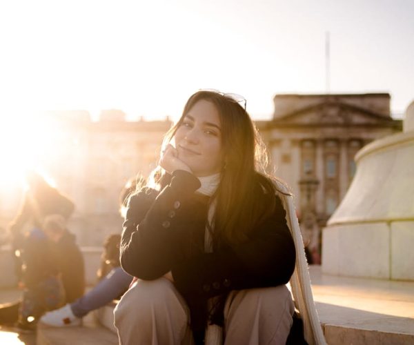 London: Professional Photoshoot Outside Buckingham Palace – London, United Kingdom