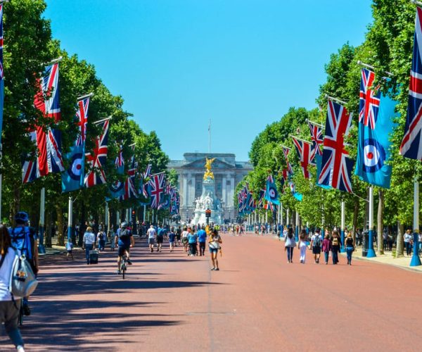 London: Queen Elizabeth Guided Walking Tour – London, United Kingdom