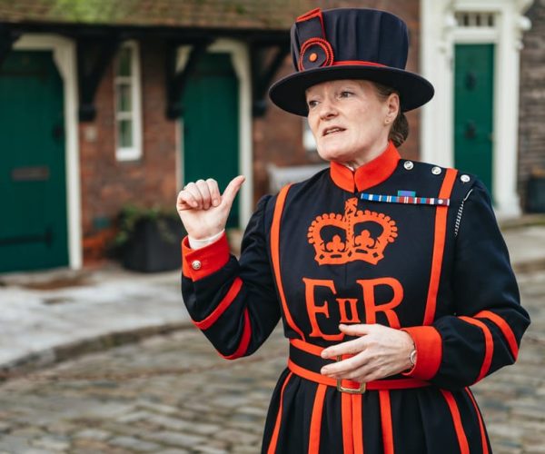 London: Tower of London Early Access Tour with Beefeater – London, United Kingdom