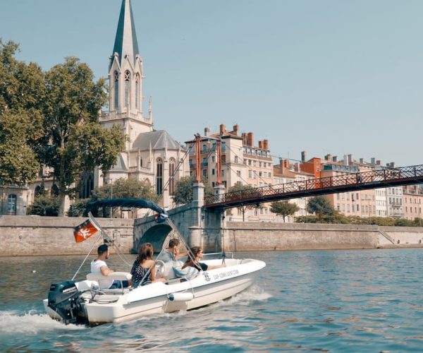 Lyon: Electric Boat Rental Without a License – Auvergne-Rhône-Alpes, France