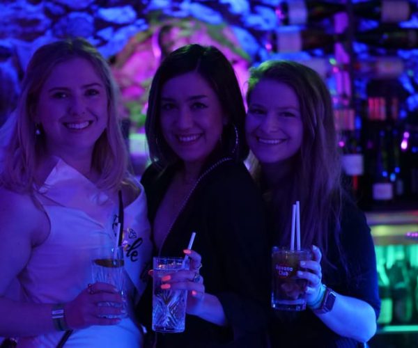 Lyon: Riviera Bar Crawl Party with Free Shots and Vip Entry – Auvergne-Rhône-Alpes, France