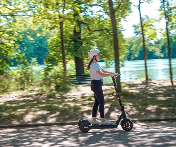 Lyon : visite de 2h à trottinette électrique avec un guide – Auvergne-Rhône-Alpes, France