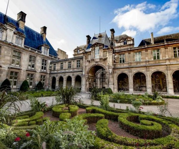 Marais District of Paris Guided Walking Tour – Paris, France