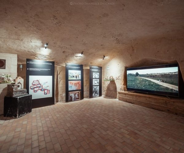 Matera: Panoramic Tuk-Tuk Tour – Apulia, Italy