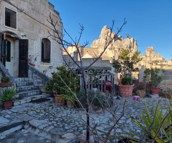 Matera: Sassi di Matera Historical Self-Guided Audio Tour – Apulia, Italy