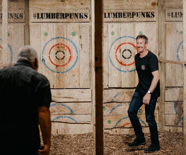 Melbourne: Lumber Punks Axe Throwing Experience – Melbourne, Australia