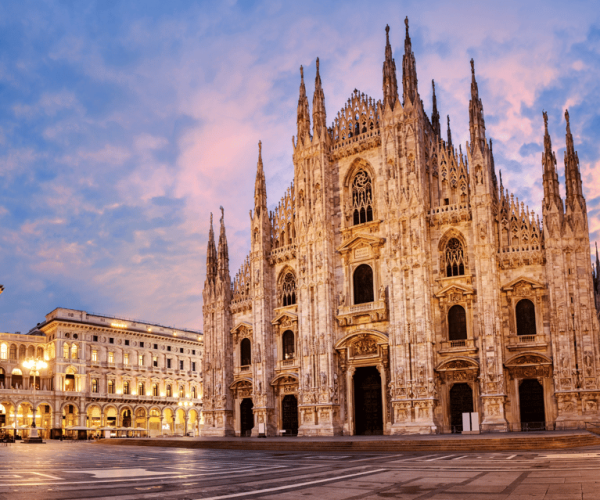 Milan: First Discovery Walk and Reading Walking Tour – Milan, Italy