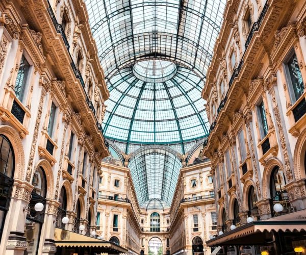 Milan: Private Guided Walking Tour with Snacks & Aperitif – Milan, Italy