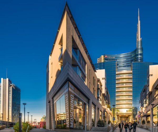 Milan: Private Porta Nuova Walking Tour with Food Tasting – Milan, Italy