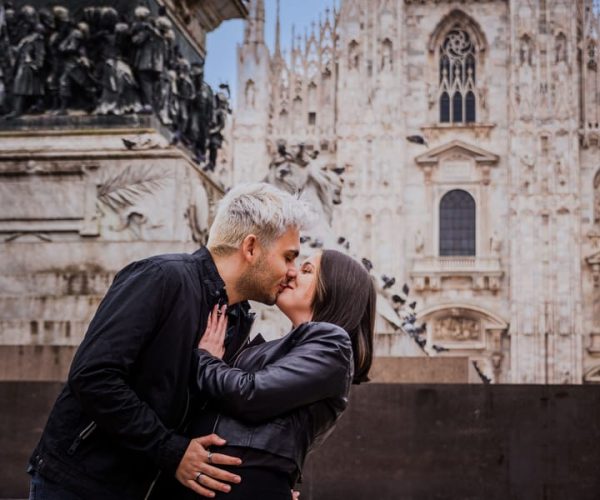 Milan: Private Professional Photoshoot at the Duomo – Milan, Italy