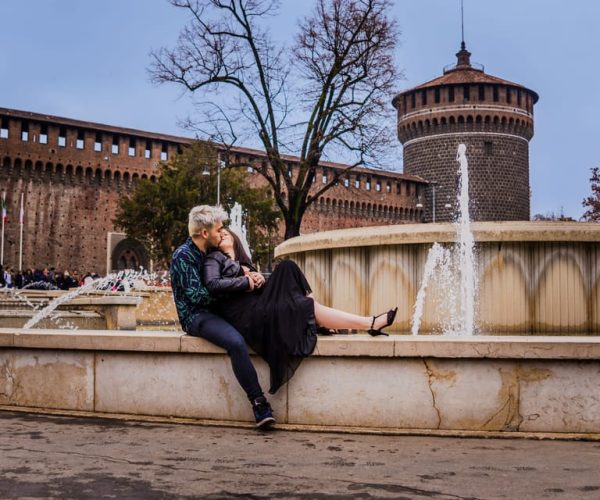 Milan: Professional Photoshoot Outside Sforza Castle – Milan, Italy