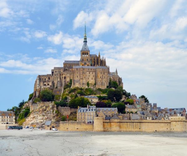 Mont Saint Michel : Full day private guided tour from Paris – Paris, France