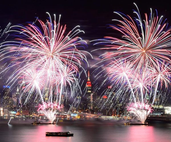 NYC: Circle Line July 4th Fireworks All-Inclusive Cruise – New York City, New York