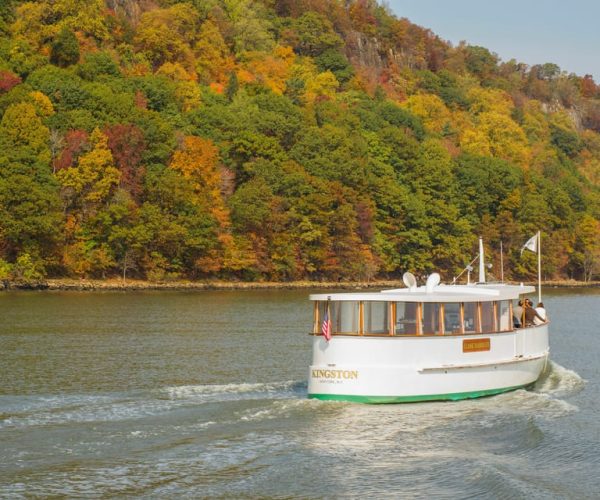 NYC: Hudson River Fall Foliage Yacht Tour – New York City, New York