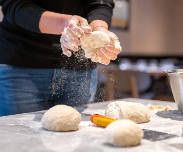 Naples: Authentic Neapolitan Pizza Making Class – Naples, Italy