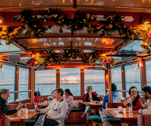 New York City: Holiday Jazz Classic Motor Yacht Cruise – New York City, New York