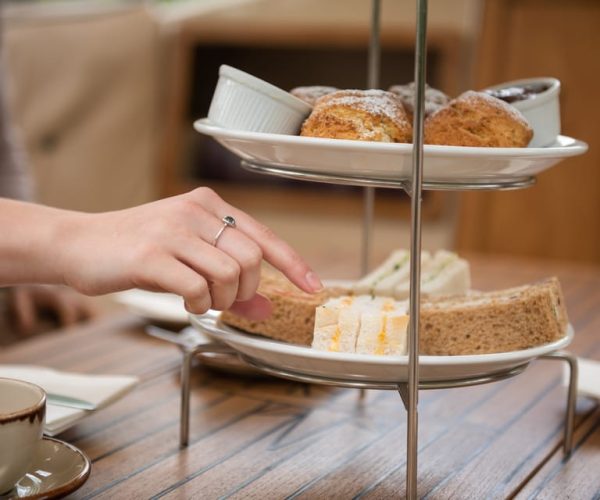 Oxford: Afternoon Tea Sightseeing River Cruise – South East England, United Kingdom