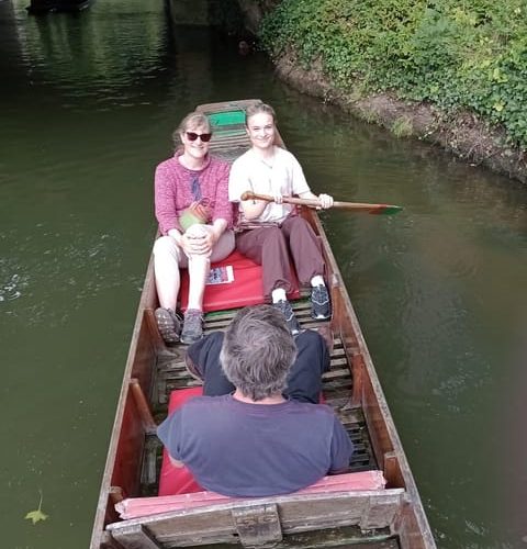 Oxford: Chauffeured Punting River with Optional Walking Tour – South East England, United Kingdom