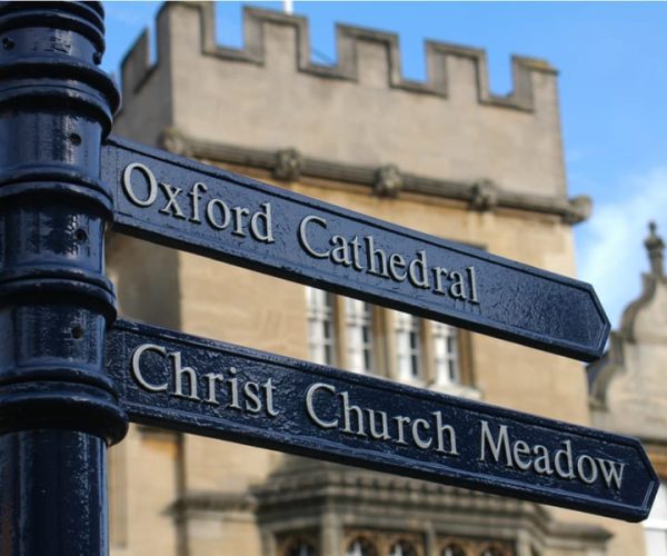 Oxford: Famous Alumni Outdoor Escape Game – South East England, United Kingdom