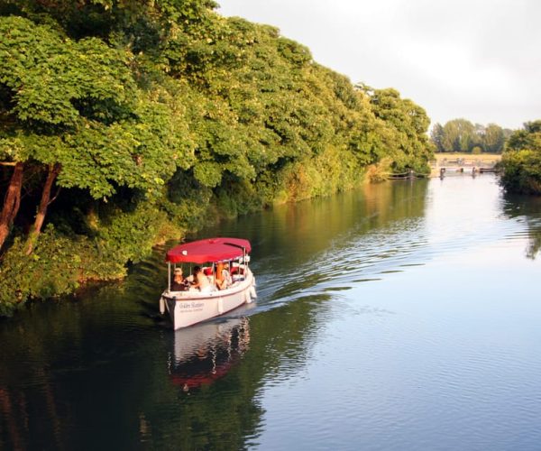 Oxford: Scenic Sightseeing Cruise with Gourmet Picnic – South East England, United Kingdom