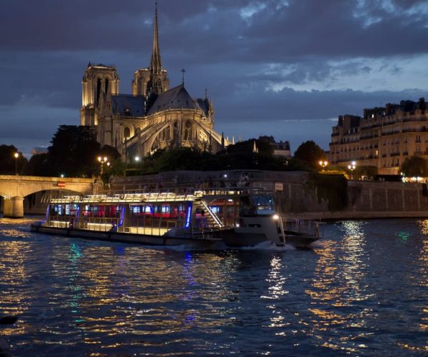 Paris: 1 hour Illuminations River Cruise – Paris, France