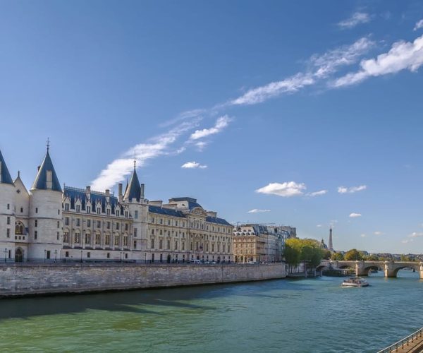 Paris: 3-Course Lunch Cruise on the River Seine – Paris, France