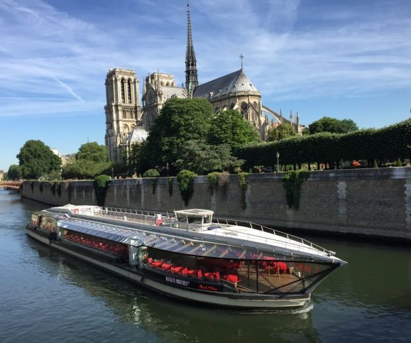 Paris: 4-Course Dinner Cruise on Seine River with Live Music – Paris, France