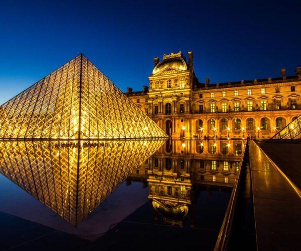 Paris By Night: 3-Hour Guided Bike Tour – Paris, France