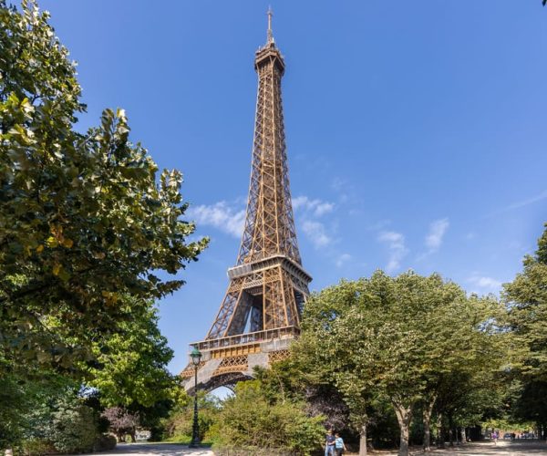 Paris: Eiffel Tower Guided Tour by Elevator – Paris, France